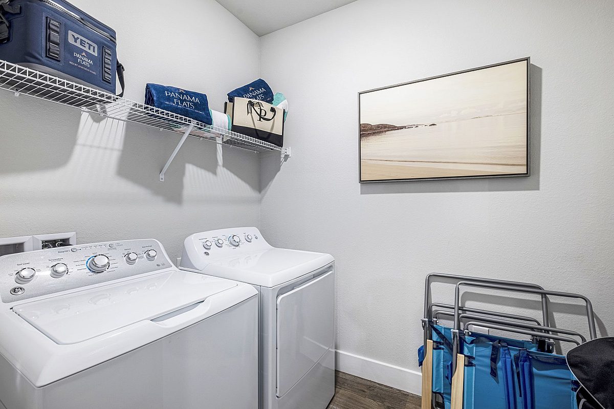 clean laundry room with washing machine and dryer