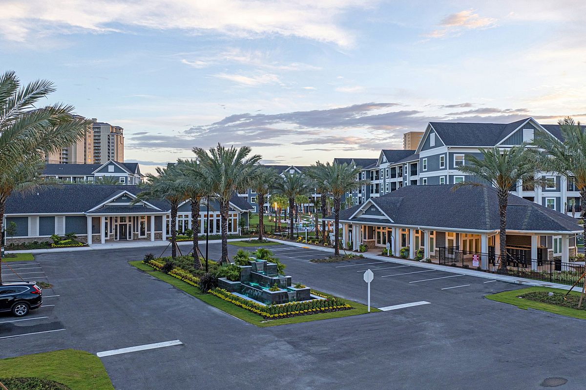 Temp Temp 100% 12 C11  front view of an apartment complex with parking space and palm trees      	 front view of an apartment complex with parking space and palm trees Turn on screen reader support   To enable screen reader support, press Ctrl+Alt+Z To learn about keyboard shortcuts, press Ctrl+slash